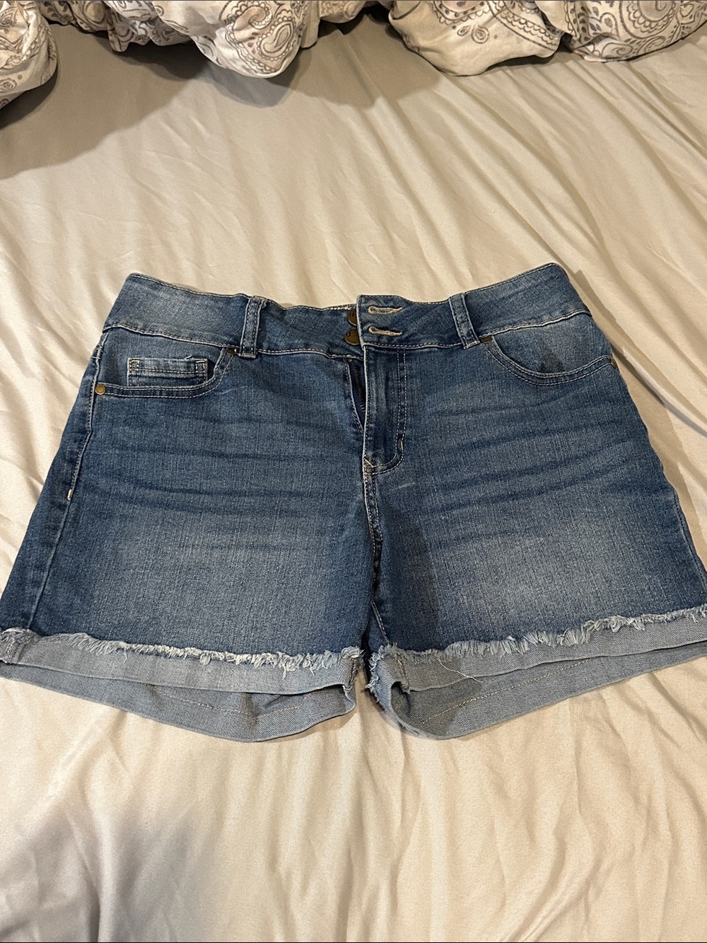 d. jeans Blue Frayed Hem Denim Shorts